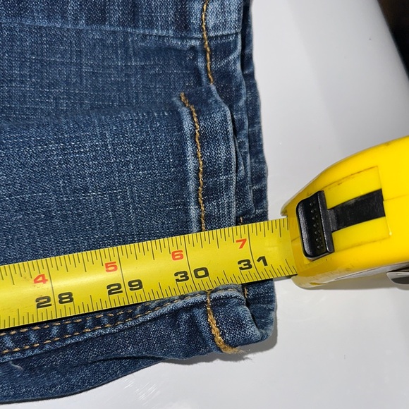 Wrangler Women's Classic Blue Jeans - Picture 11 of 11